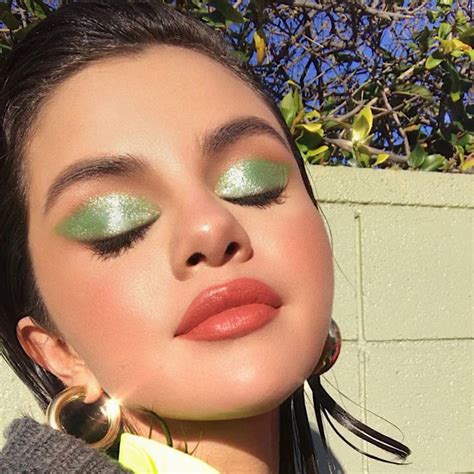 selena gomez green makeup